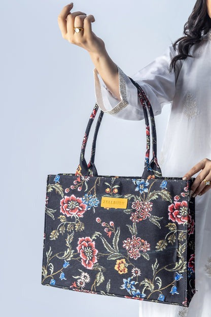 MIDNIGHT BLOOM – VIBRANT FLORALS ON BLACK
