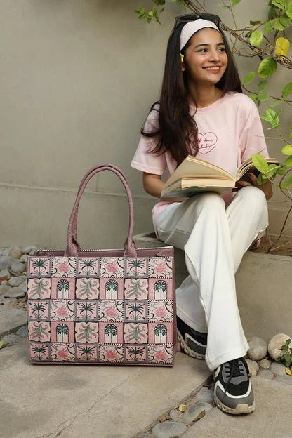 ISLAND BLOOM – TROPICAL TRANQUILITY IN TOTE FORM