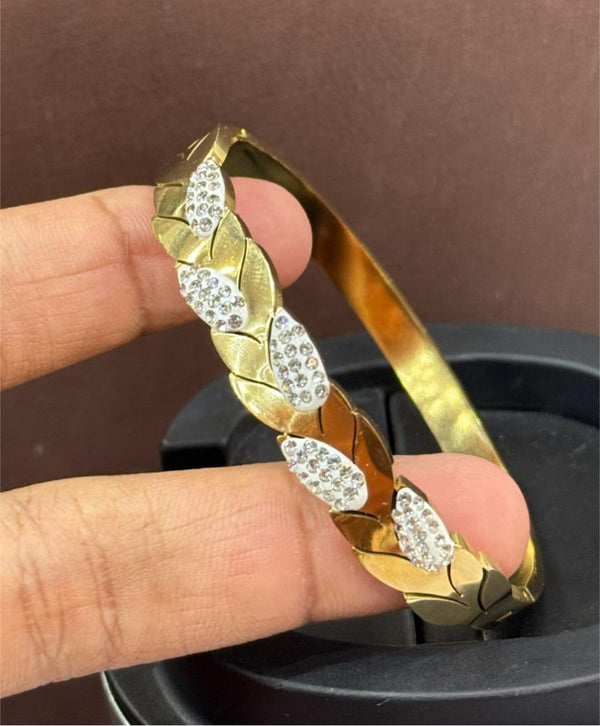 VibeCuff